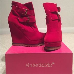 Shoedazzle Jain NIB SZ 7 Red Bootie